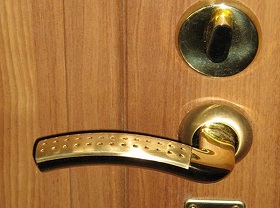 Замена дверной ручки входной двери в Обнинске
